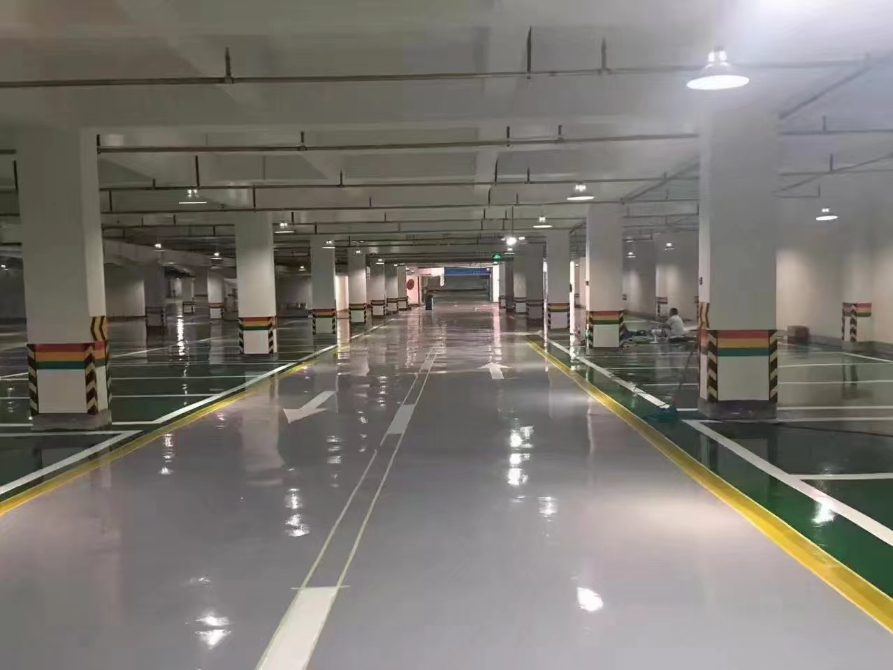 环氧地坪使用寿命多久？影响因素全解析